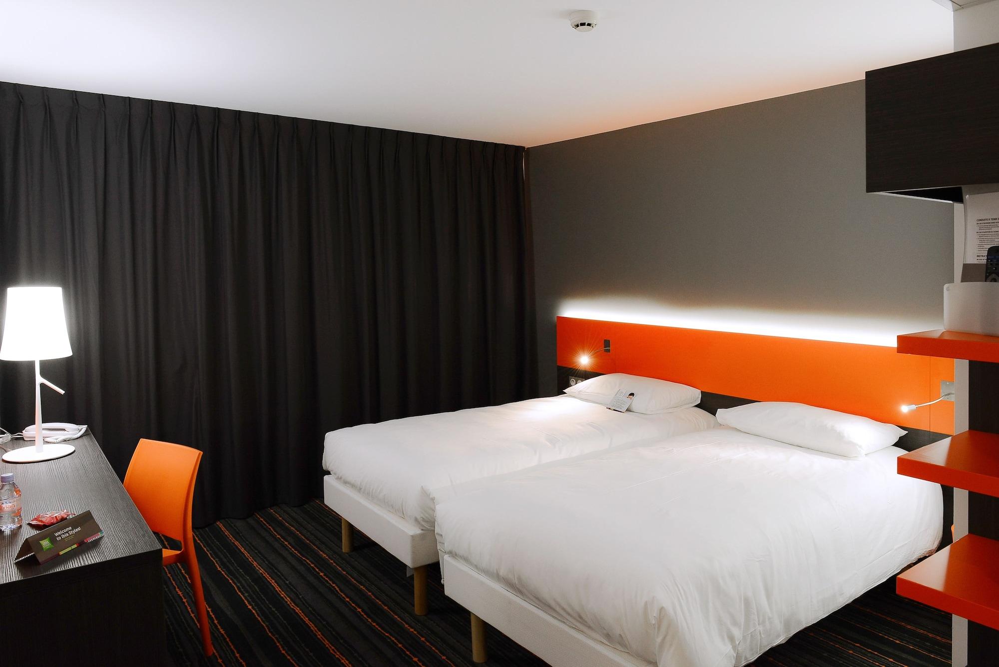 Ibis Styles Caen Centre Gare Hotel Bagian luar foto
